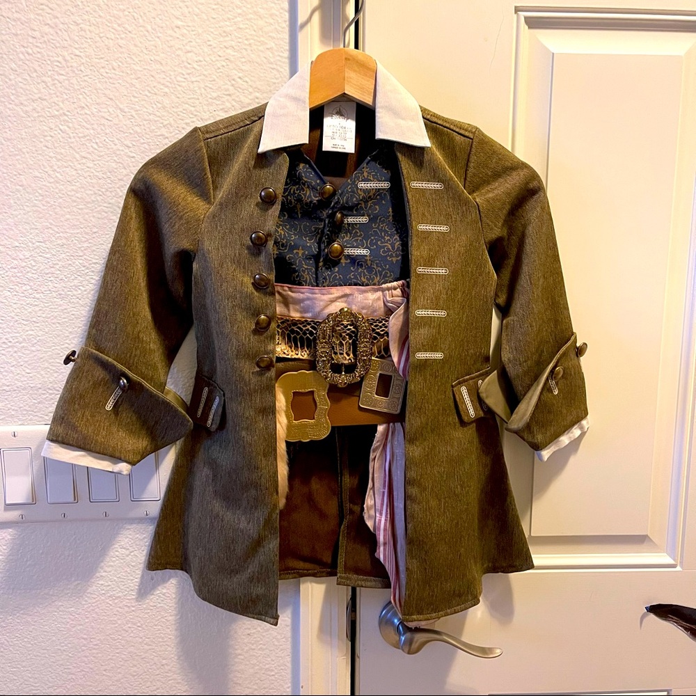 🏴‍☠️ Disney Parks Pirates of the Caribbean Size 4 Costume 🏴‍☠️